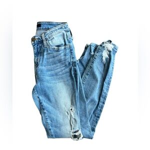 Distressed skinny jeans